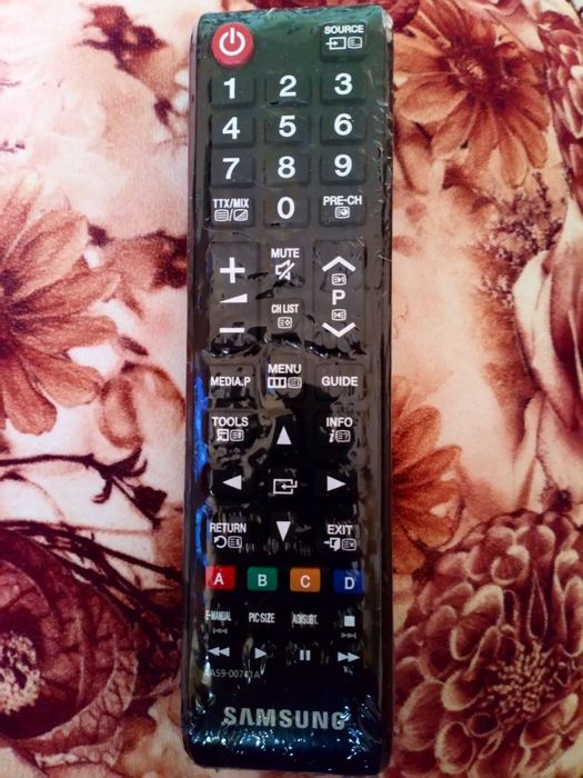 TV LCD SAMSUNG 32 polegadas com receptor de TV digital (DVB-T) e comando original