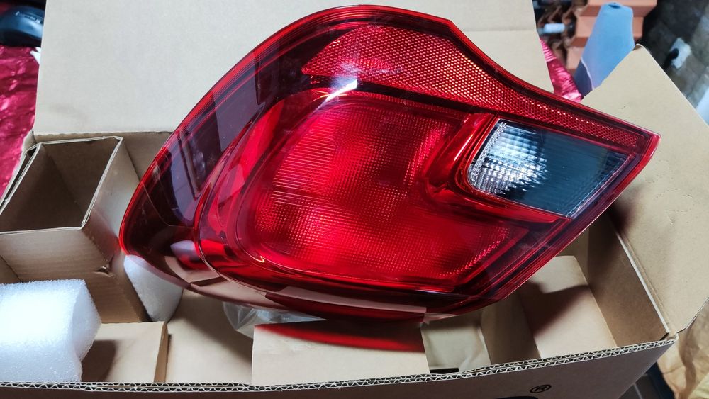 Farolim Opel Corsa E