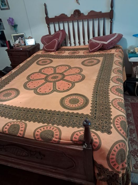 Quarto antigo completo e composto por 3 artigos: