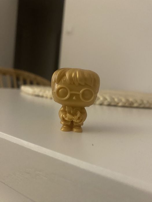 Figurka Harry Potter złota