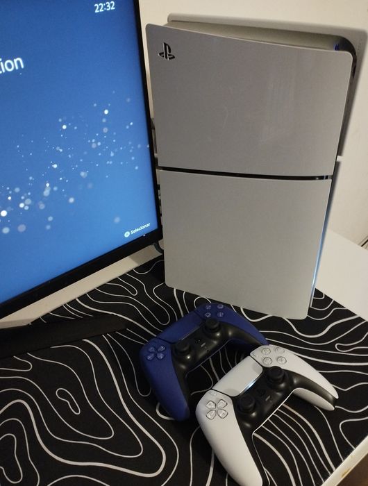 Troco ou vendo Ps5 novo com garantia 2 comandos e jogos