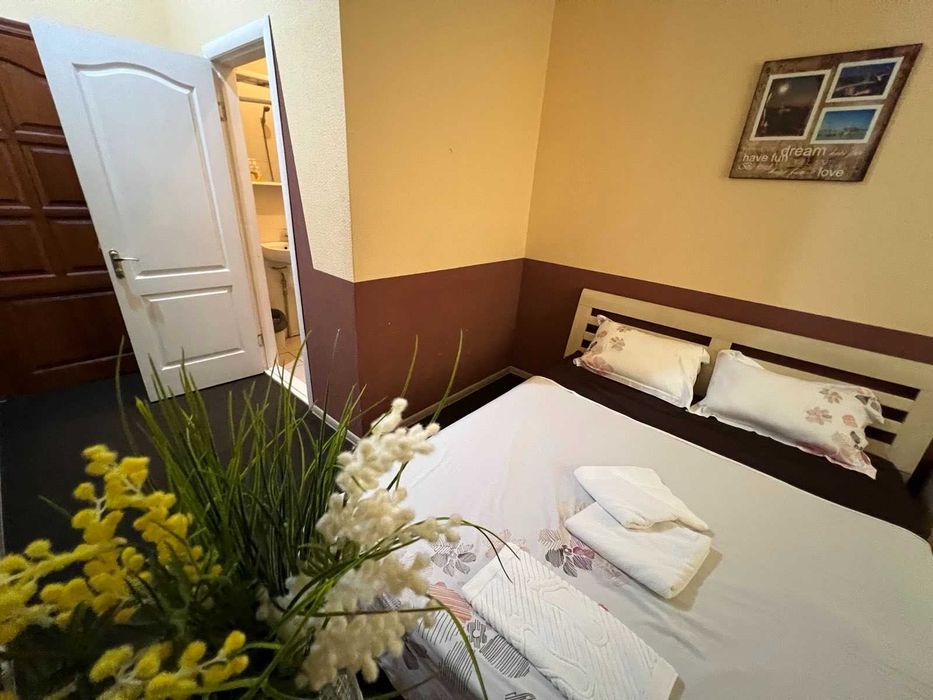 1к Центр Номер у готелі подобово метро Олімпійська Жилянська 48