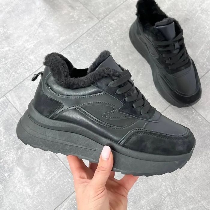 Зимові кросівки, білі зимові кросівки, чорні зимові кросівки