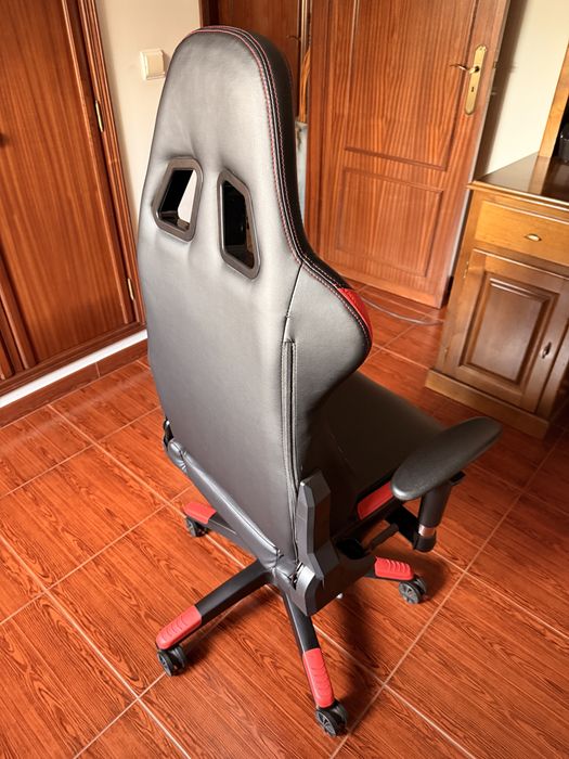 Cadeira Gaming Alpha Gamer (Preto/Vermelho) | Ergonómica e Reclinável