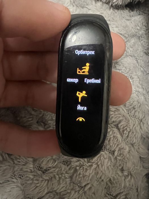 Годинник Mi band 5. Браслет. Зарядний пристрій в комплекті.