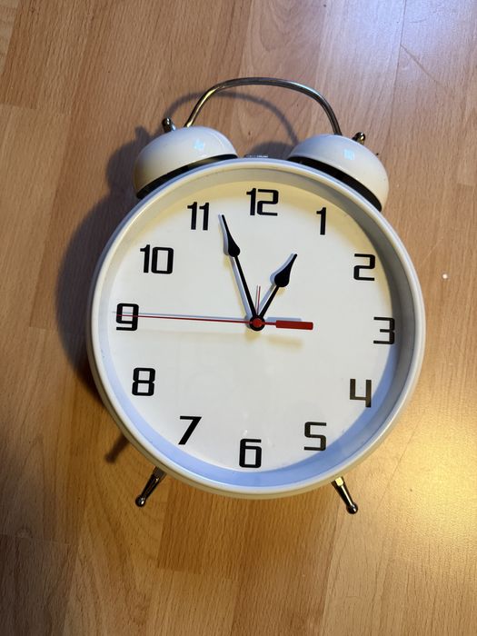 Zegar w idealnym stanie, na baterie