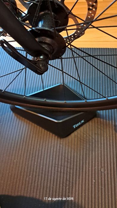 Rolo de treino TACX NEO 2