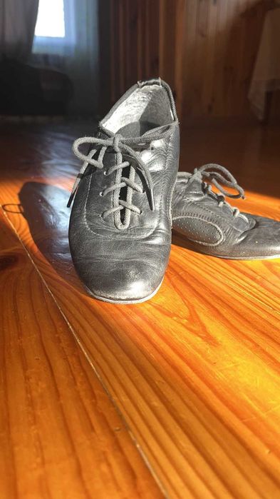 Туфлі танцювальні