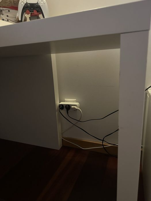 Secretária IKEA MALM c/painel extraível