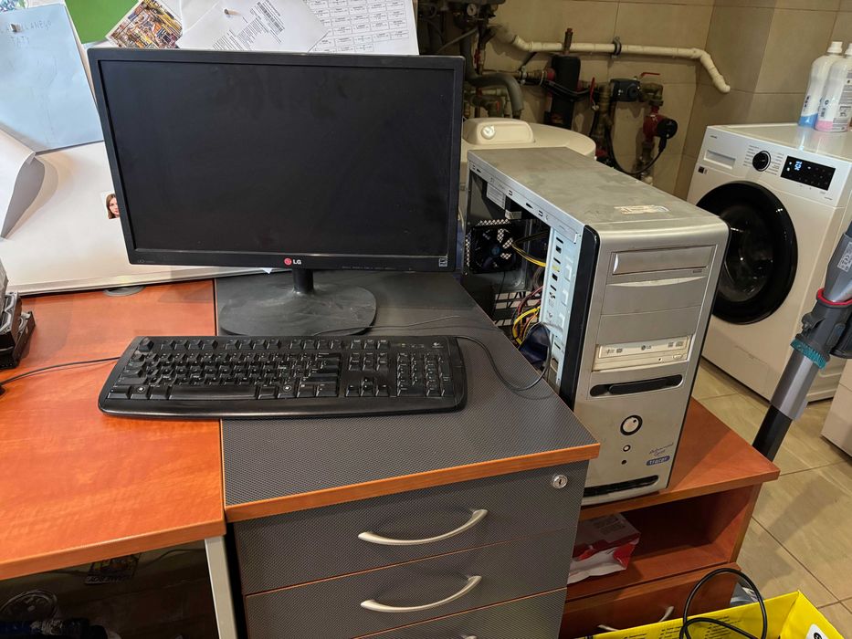 Komputer AMD Athlon II X3 450, 8GB ram, 120 GB ssd, monitor