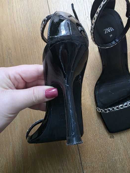 Sandałki na szpilce