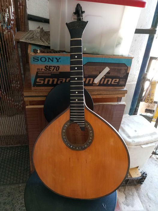 Guitarra portuguesa de 12 cordas muito antiga