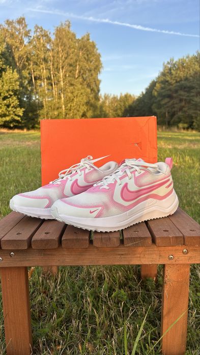Nike Cosmic Runner (GS) R. 40 / 25 cm – Biało-Różowe – Stan Idealny!