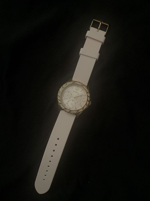 Годинник Guess