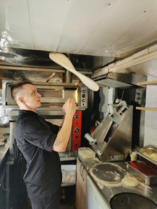 Food truck PIZZA obsługa imprez plenerowych, firmowych, eventów