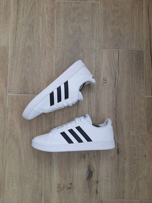 Кроссовки Adidas р 43,5 на 42 (28),р 44,5 на 43 (28,5) ц 1650 гр новые