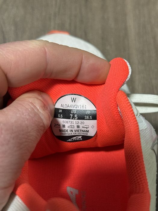 Кроссовки  Altra Rivera  38.5 р