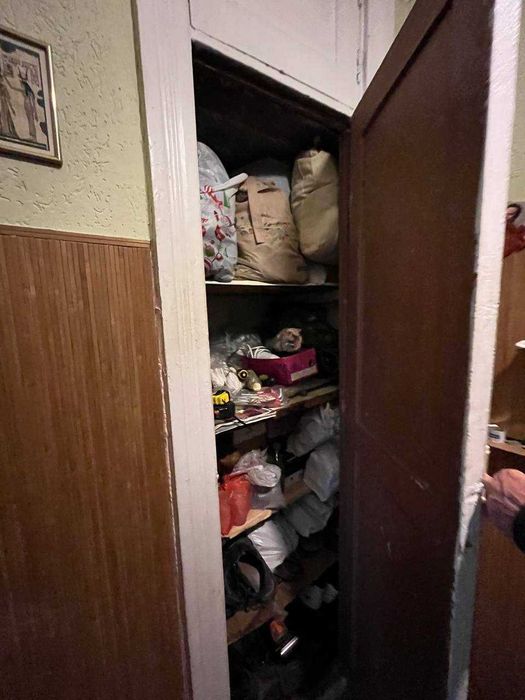 продаж 2-к квартири  вул. Коновальця
