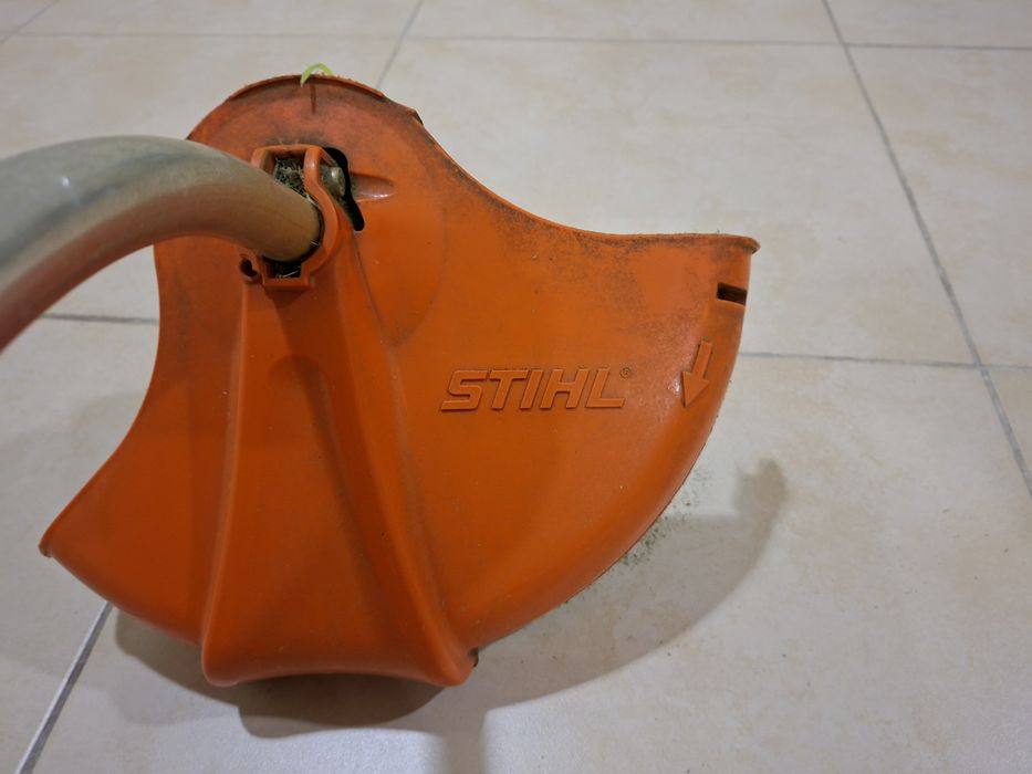Aparador de relva elétrico STIHL FSE 60 Autocut e oferta de fio