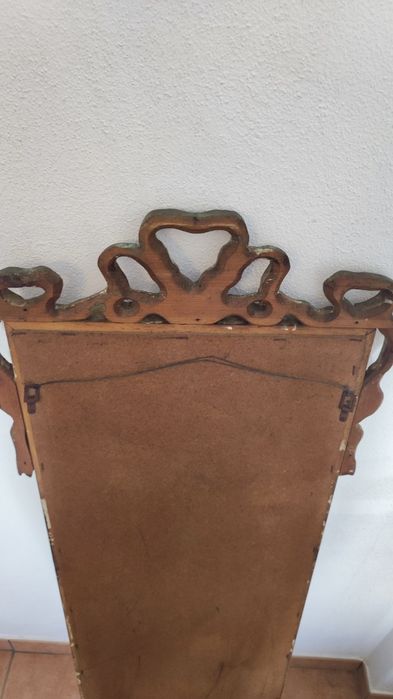 Espelho vintage antigo em madeira dourada talhada