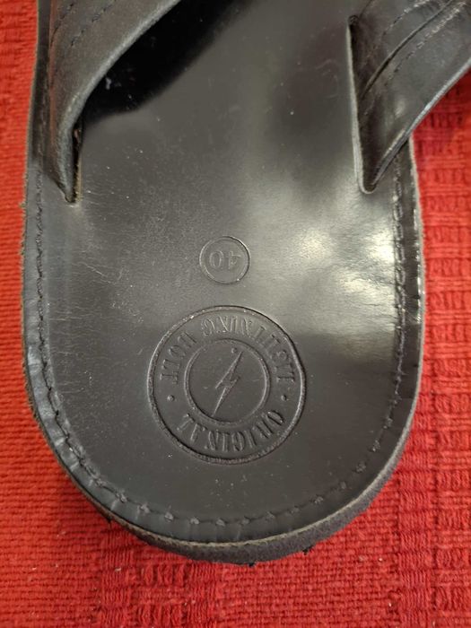 Chinelos (novos) - LIGHTNING BOLT - pretos, pele, tamanho 40/41