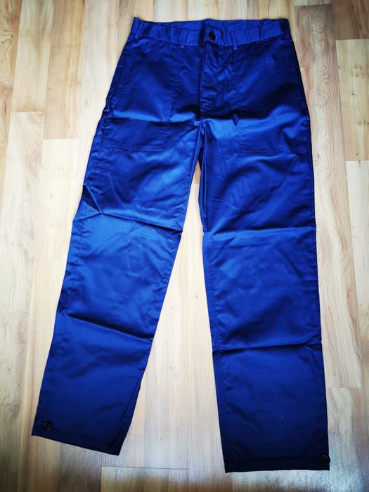 Ubrania robocze(spodnie, koszulki, bluzy)