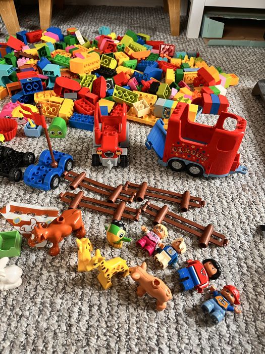 Klocki LEGO Duplo MIX różnych zestawów - duże pudło 40x50x30cm