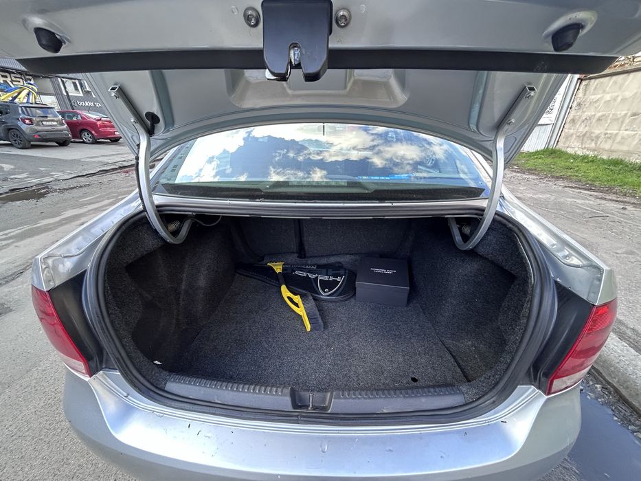 Volkswagen Polo Sedan 2013