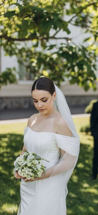 Весільна сукня в розмірі 42-44(s, m).