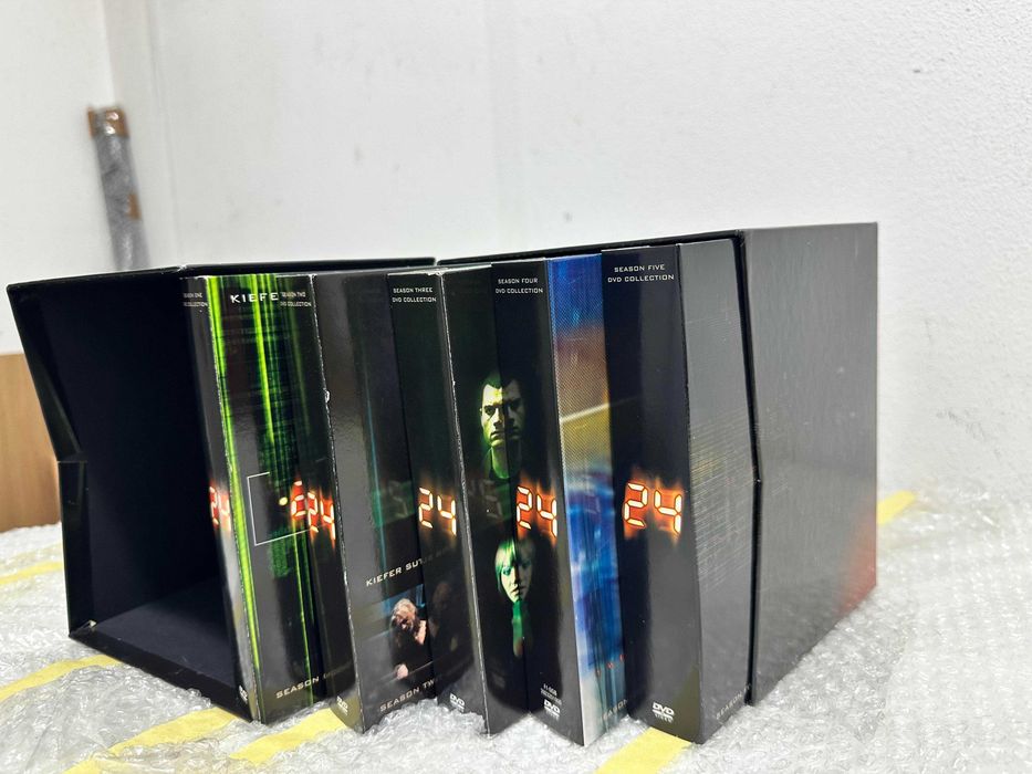 Caixa DVD colecionador da série 24 - temporadas 1-5