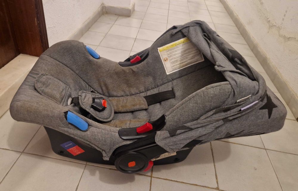 Carrinho de bebé com ovo, Zippy