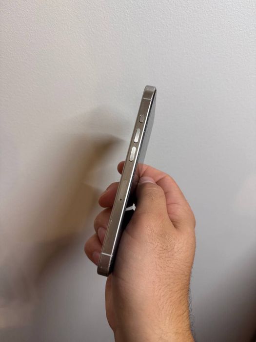 Iphone 15 Pro na 256GB, 93% Natural