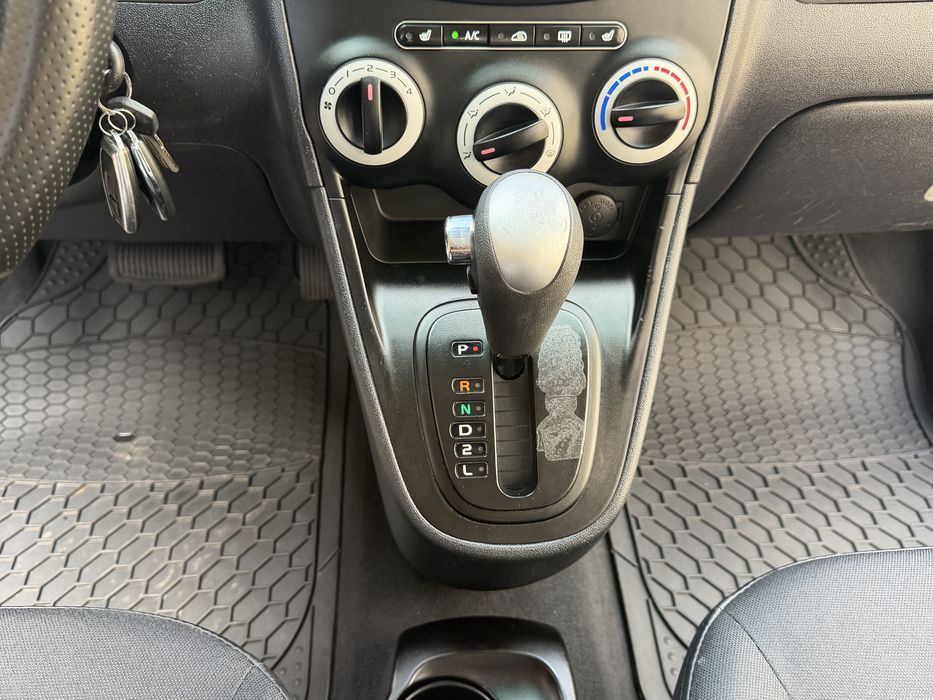 Hyundai i10 2008 автомат a/c