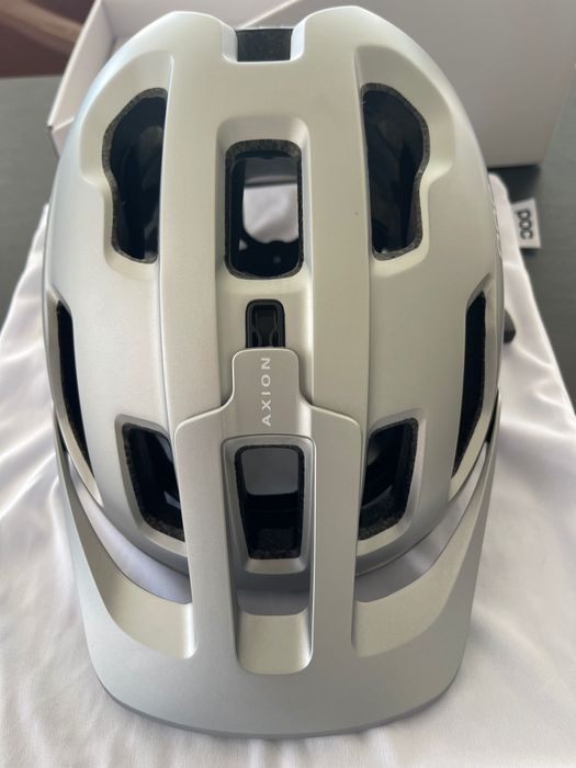 capacete Bicicleta POC Axion cinzento claro