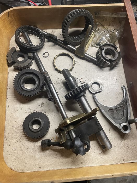 Кпп рено . Запчастини, jb3