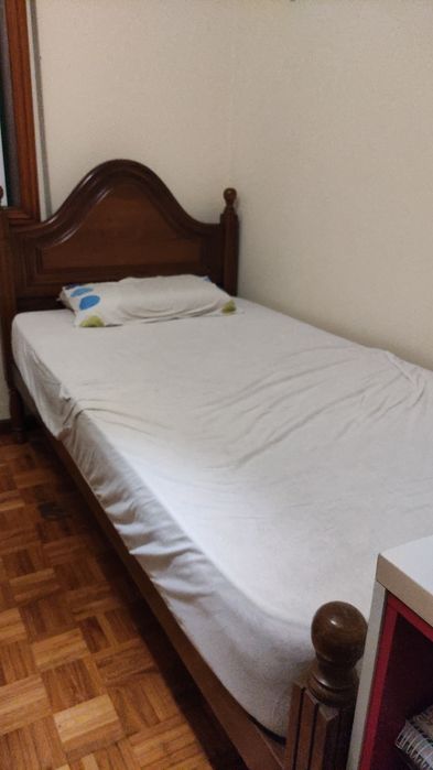 Cama de solteiro com colchão