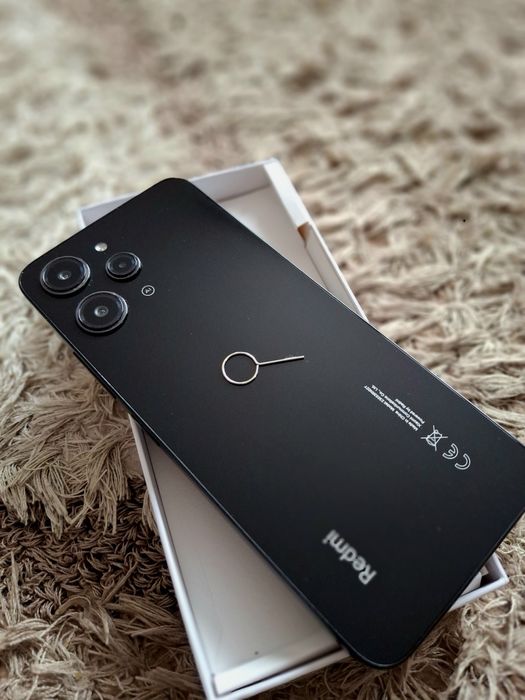Sprzedam Smartfon Xiaomi Redmi 12 /128 GB