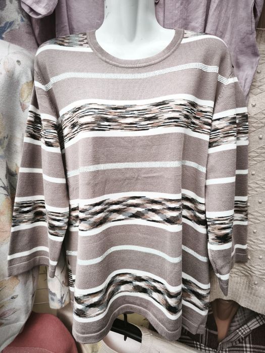 Жіночі светри кофти нарядні