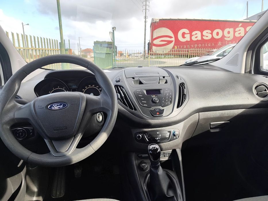 Ford Tourneo Courier 1.0 EcoBoost Ambiente