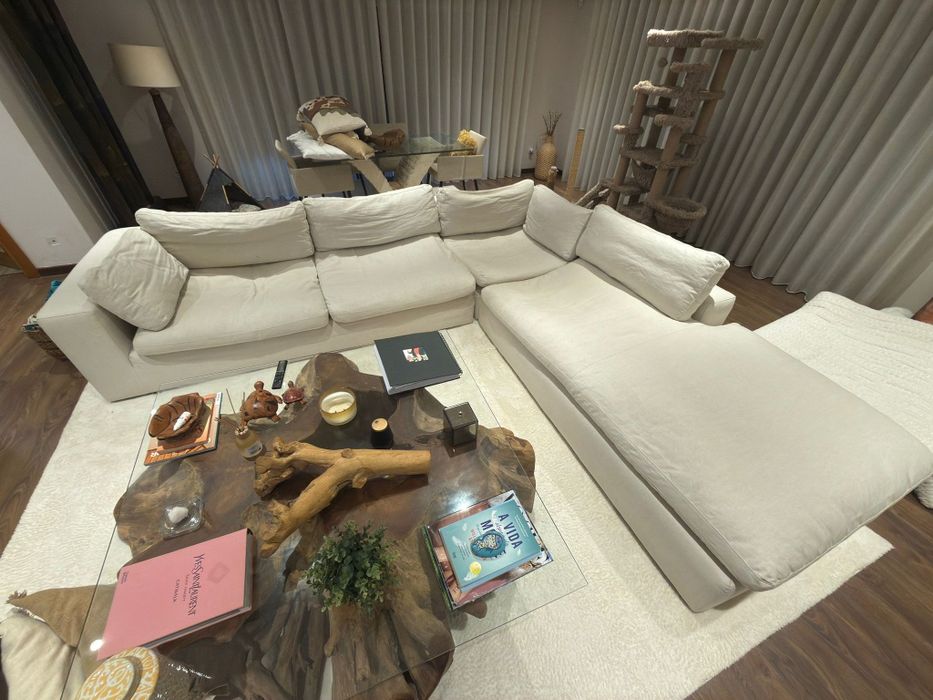 Sofá com chaise longue