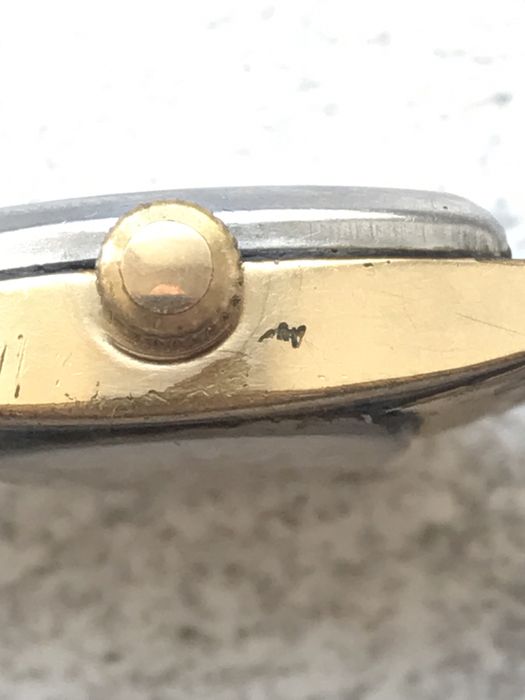 Часы позолоченные в колличестве 4 штук