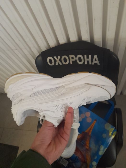 Продам красовки б/у хорошем состоянии.