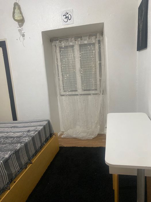 Quarto em São Bento / rent room Lisbon Misericórdia • OLX.pt