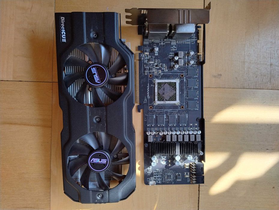 ASUS EAH6950 DirectCU II