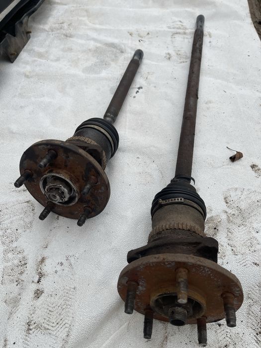 Полуось переднього моста джип гранд черокі wj 3.1 jeep grand cerokee