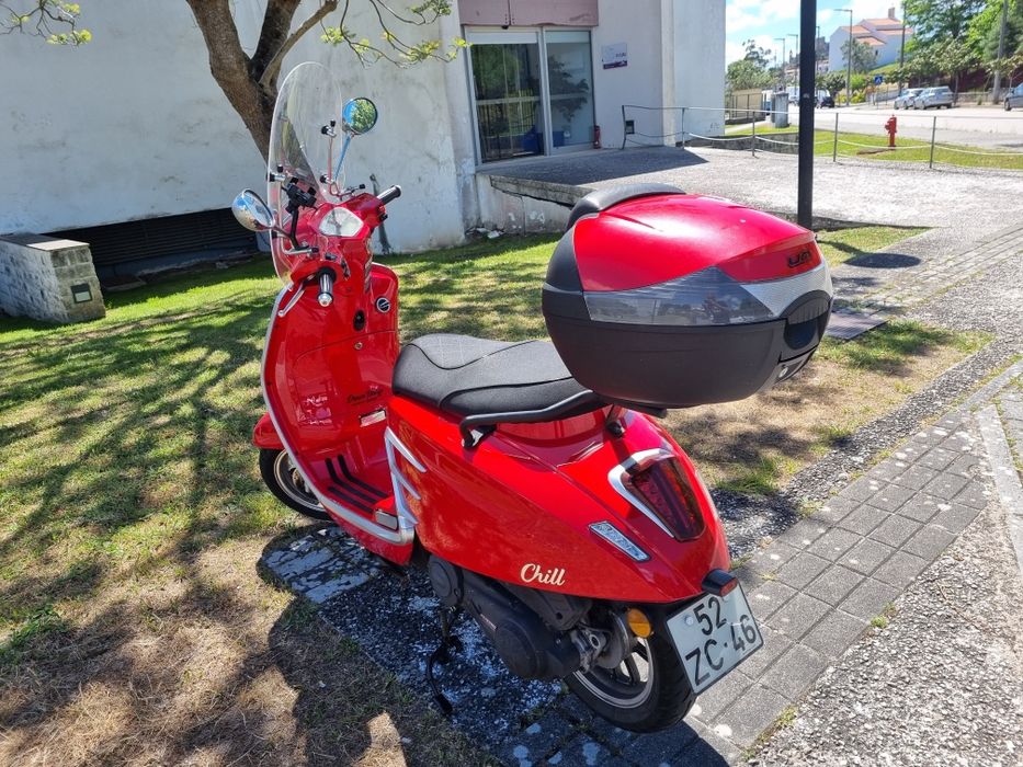 Scooter UM Chill 125 – Estilo, economia e liberdade!