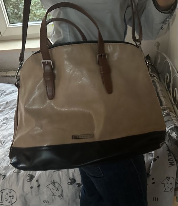 Torebka Esprit mieszcząca A4