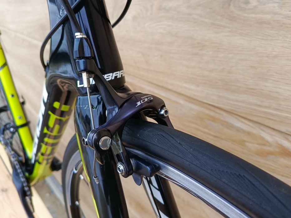 Rower szosowy Sensa Lombardia full carbon Shimano 105 koła Campagnolo