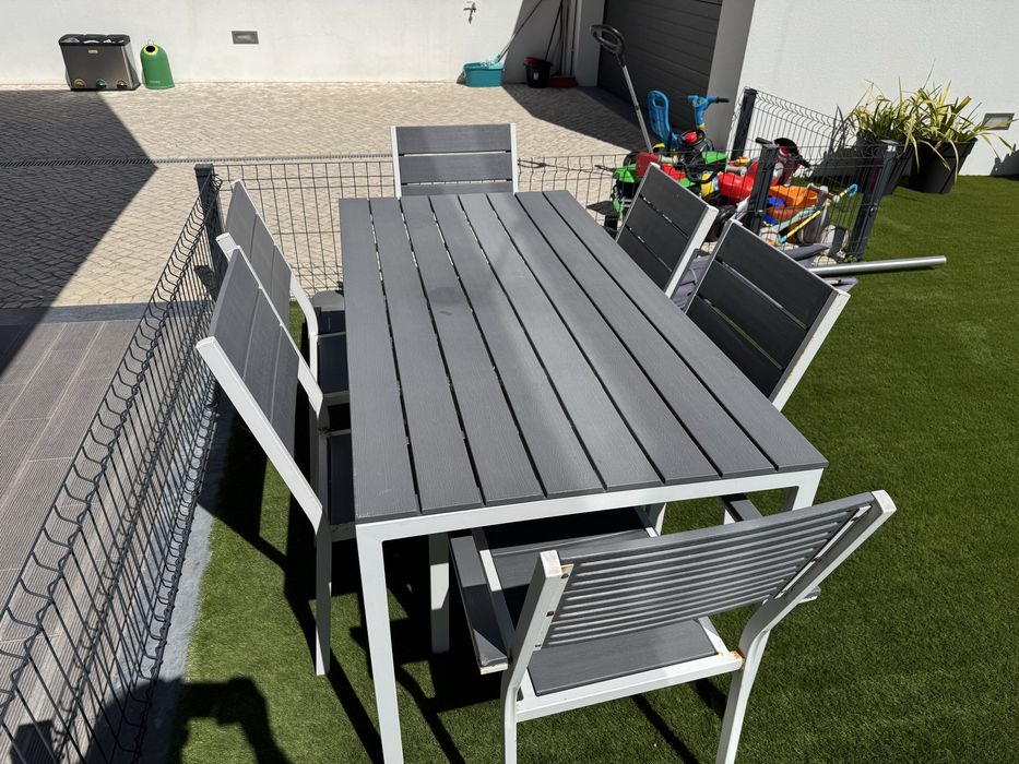Mesa de Jardim (com 6 cadeiras)