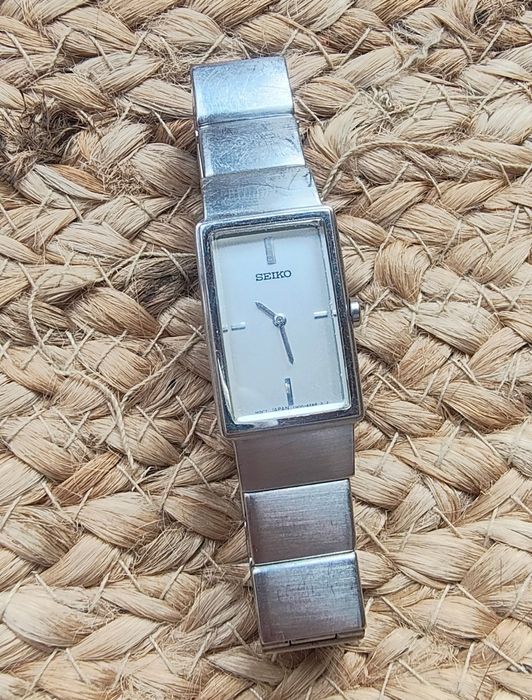 Годинник жіночий Seiko 1N00-6J30 R1 (кварцевий) металевий браслет гарн